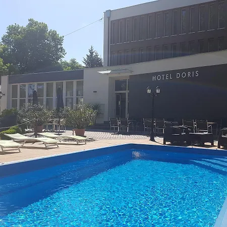 Отель Doris